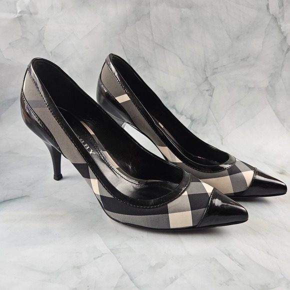 Burberry Nova Check Canvas/Black Patent Leather pump pointed heels size 39 US 8 - Picture 1 of 12